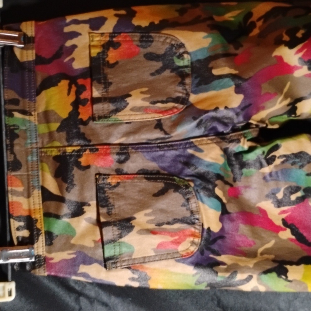 Camo High-Waisted Faux Leather Jeans Sz Sm - Picture 6 of 10